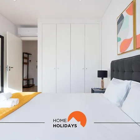 #192 Crystal By Holidays *