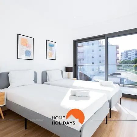 #192 Crystal By Holidays Apartment *