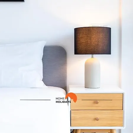#192 Crystal By Holidays Apartment *